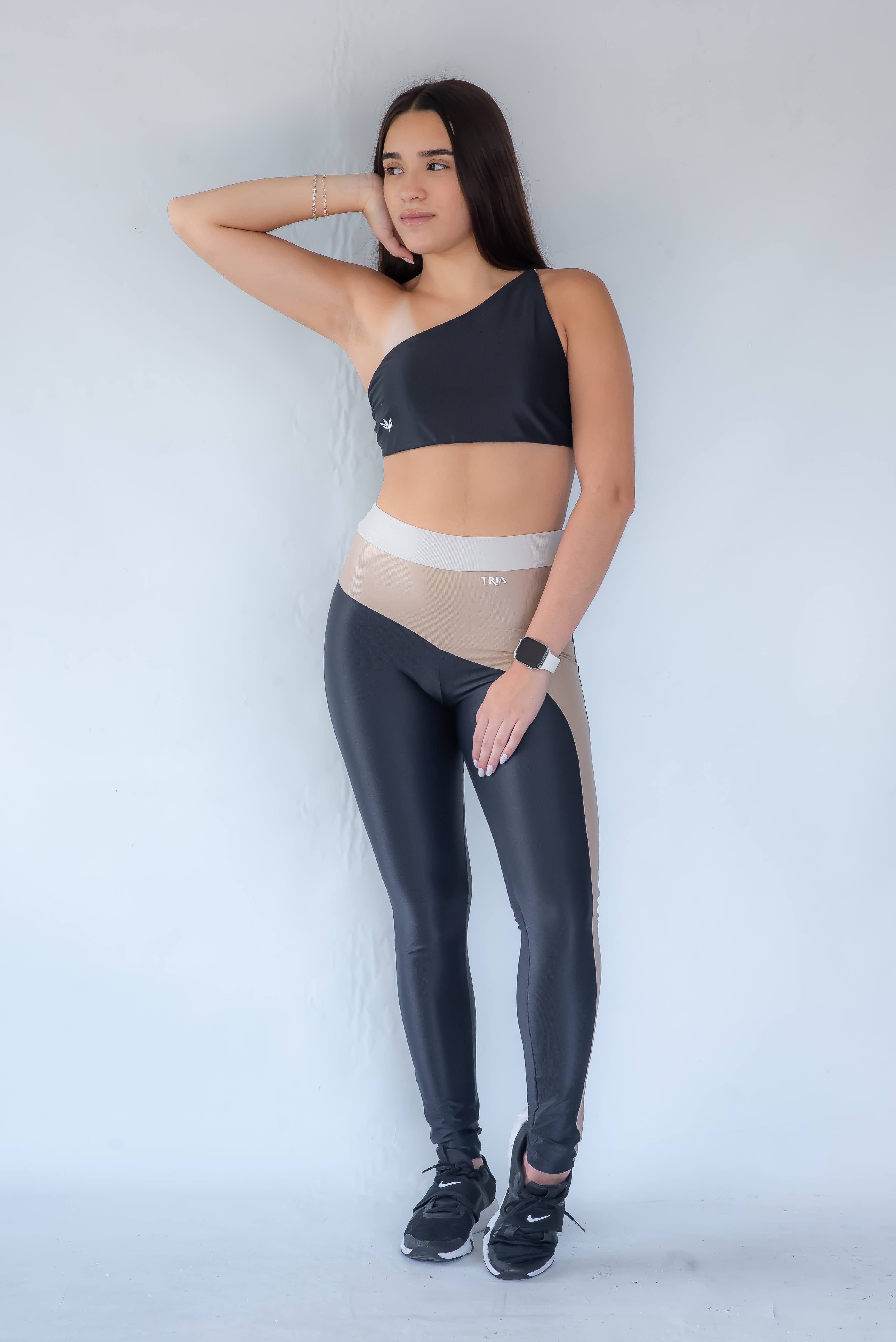 Conjunto preto top tiras